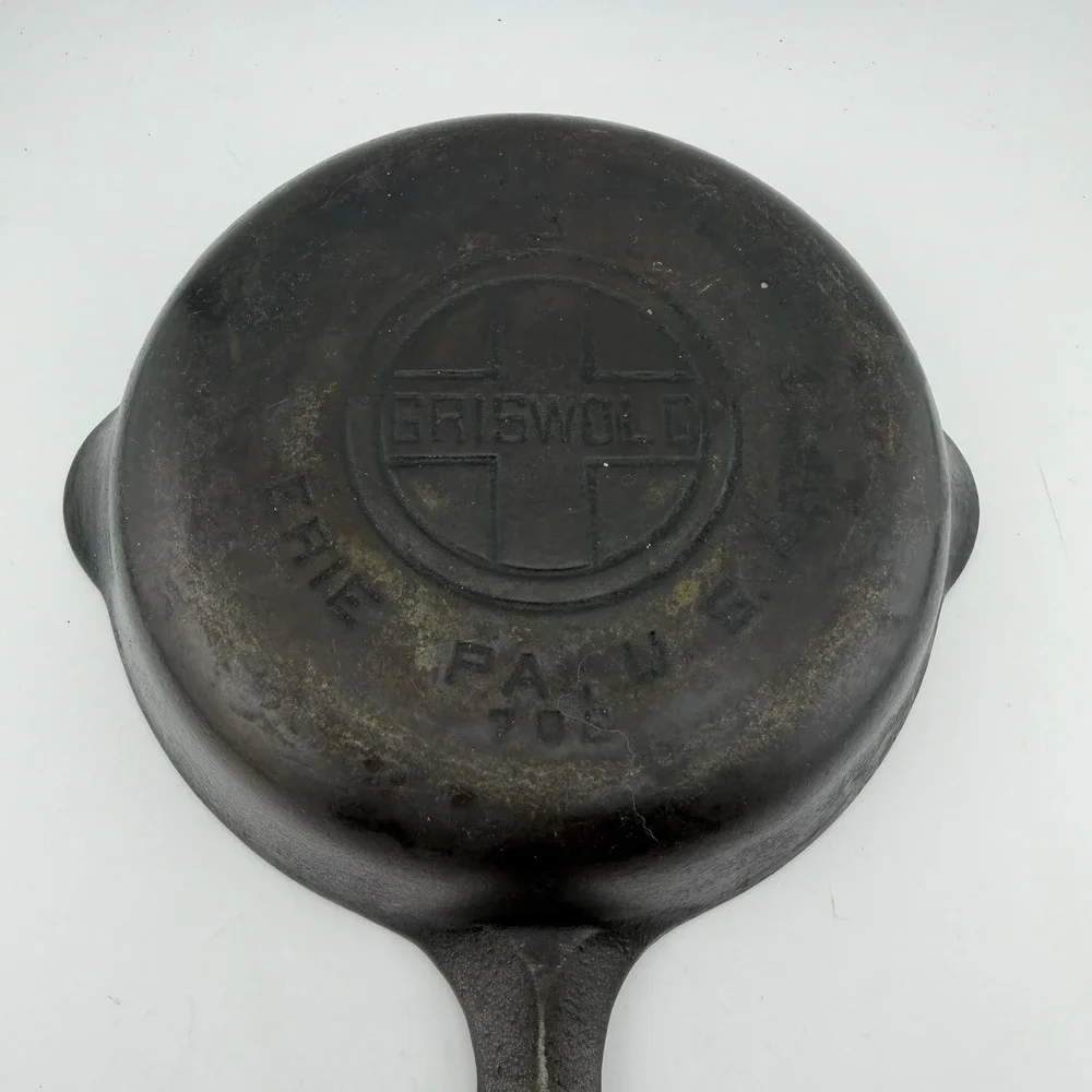 Griswold Small 3 Black Cast Iron Skillet Small Logo Erie PA 709 Vintage